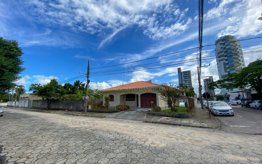 Casa próxima ao Farol Shopping