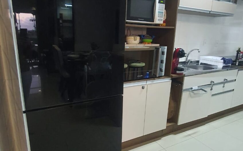 Apartamento semi mobiliado próximo a cancha no Mar Grosso