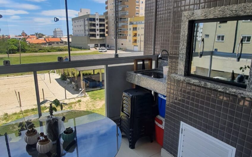 Apartamento semi mobiliado próximo a cancha no Mar Grosso